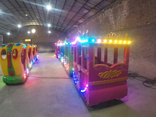 16 Seats Crown Trackless Train