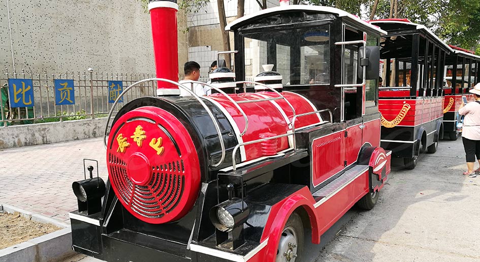 42P Train Themed Amusement Park Ride